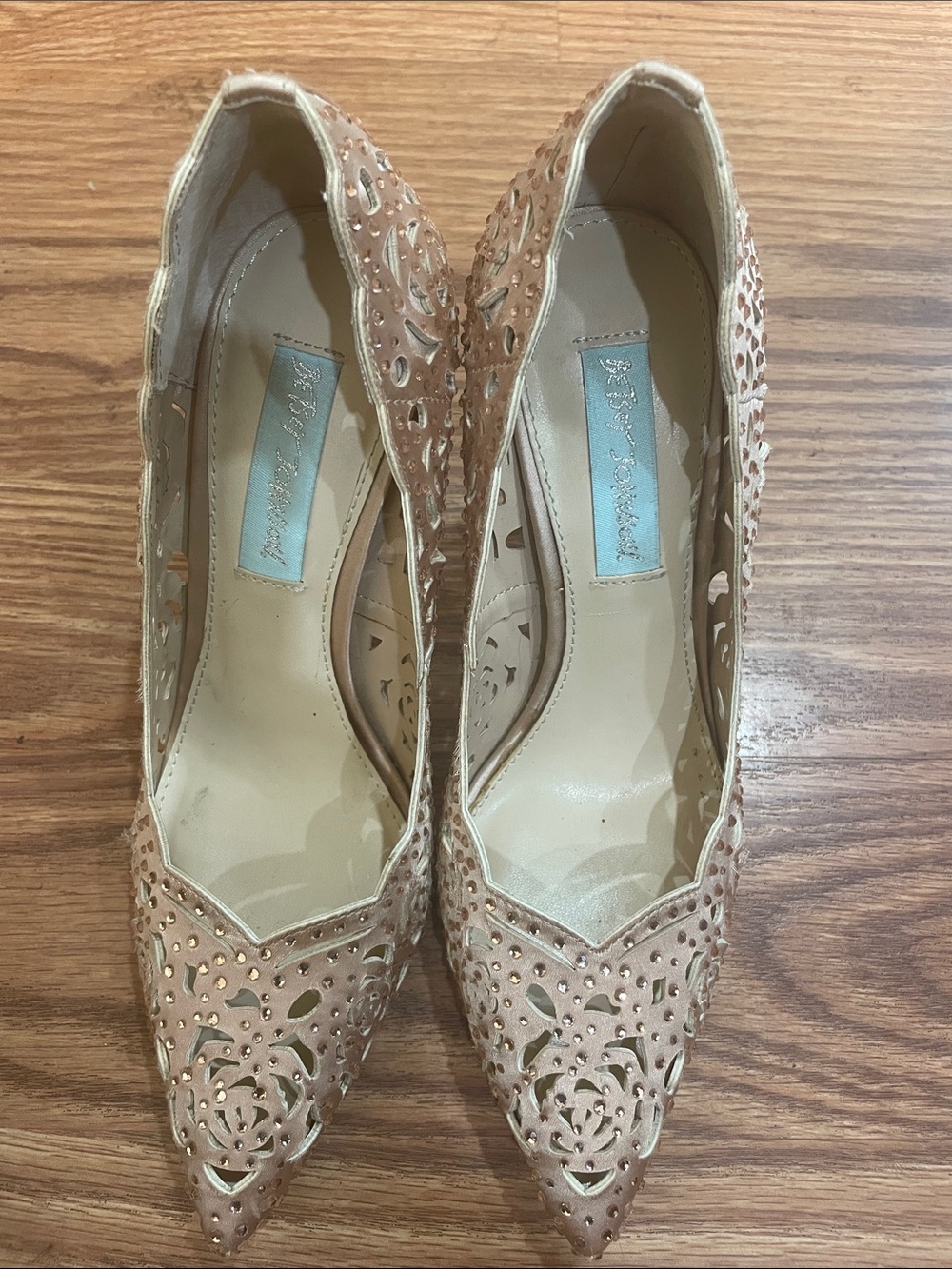 Betsey Johnson Blush Pink Laser-Cut Pointed Heels size 6.5